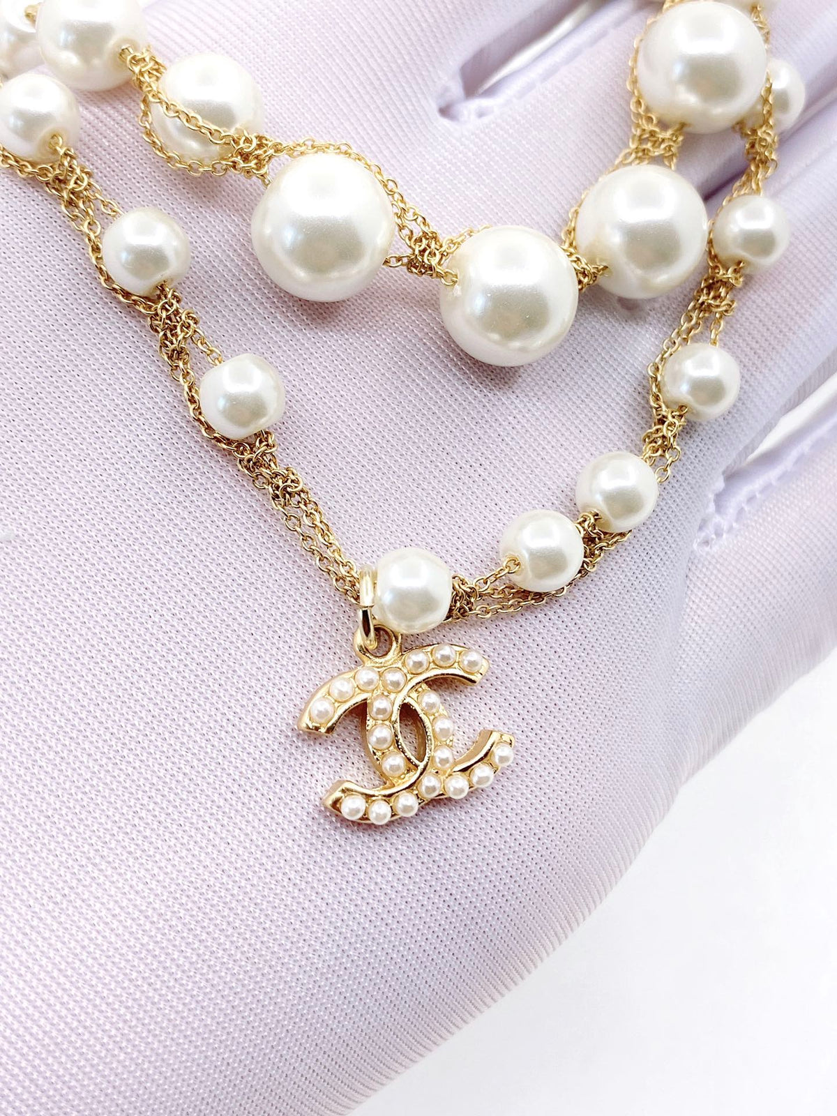 18K Chanel Pearls Necklace