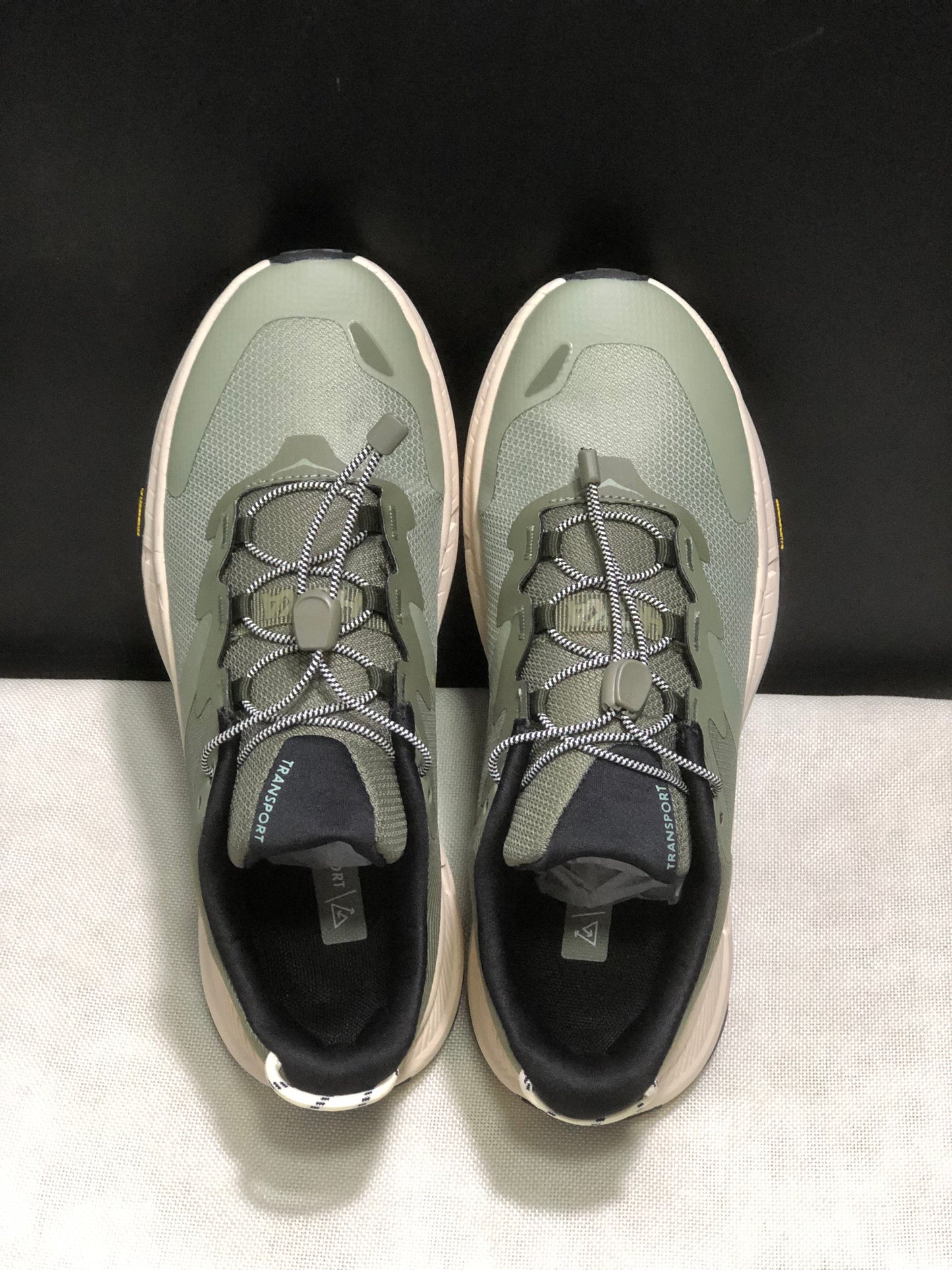 HOKA ONE ONE SKYFLOW