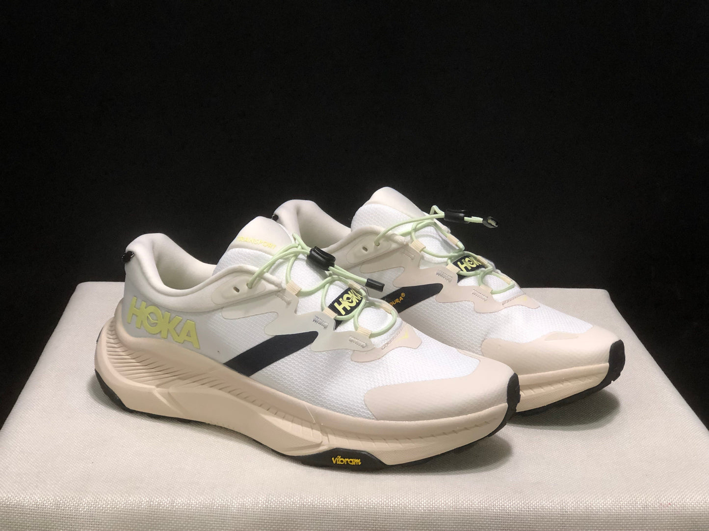 HOKA ONE ONE SKYFLOW