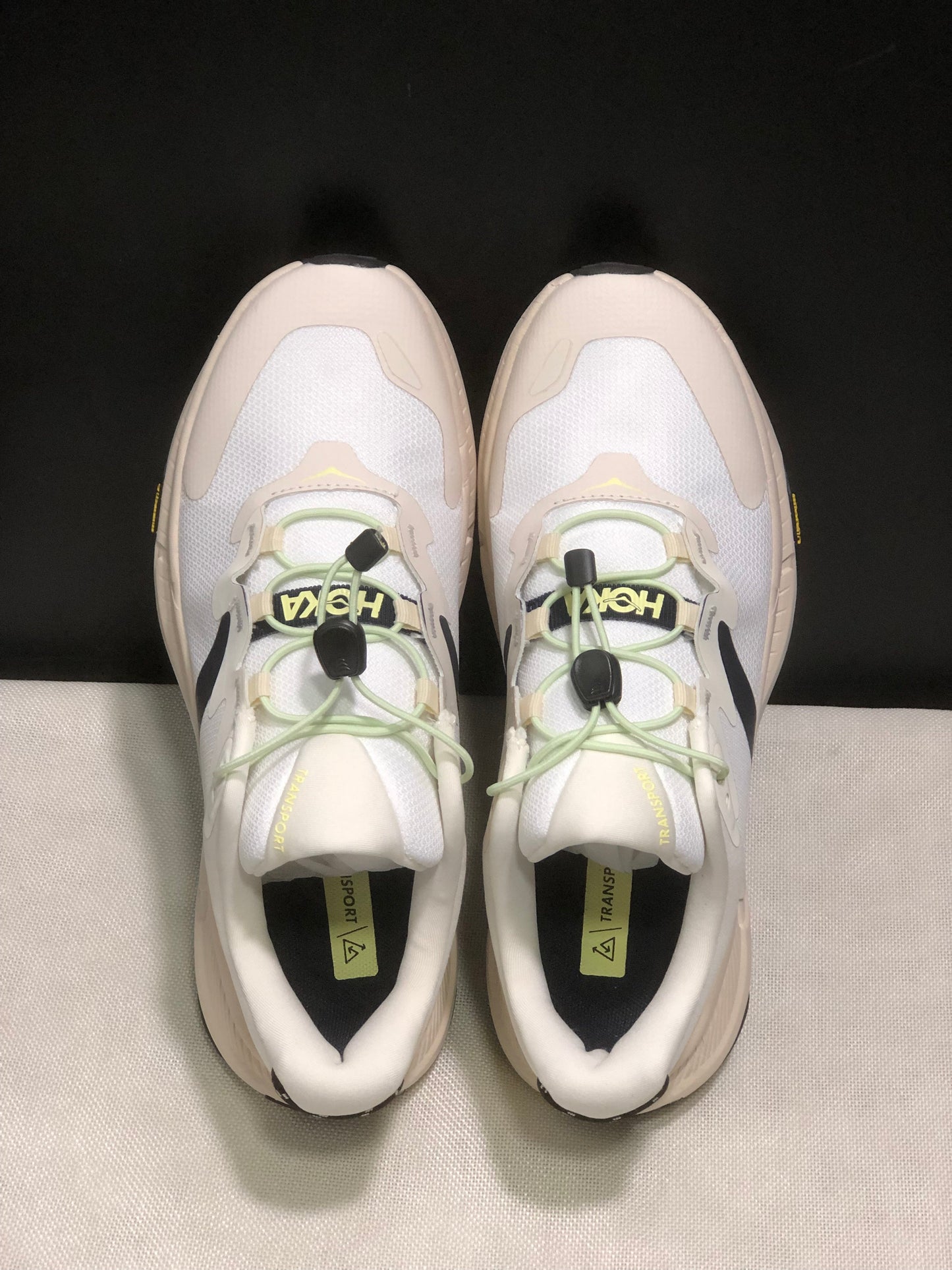 HOKA ONE ONE SKYFLOW